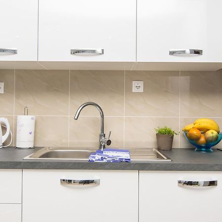 Apartments Mate Туран Екстериор снимка