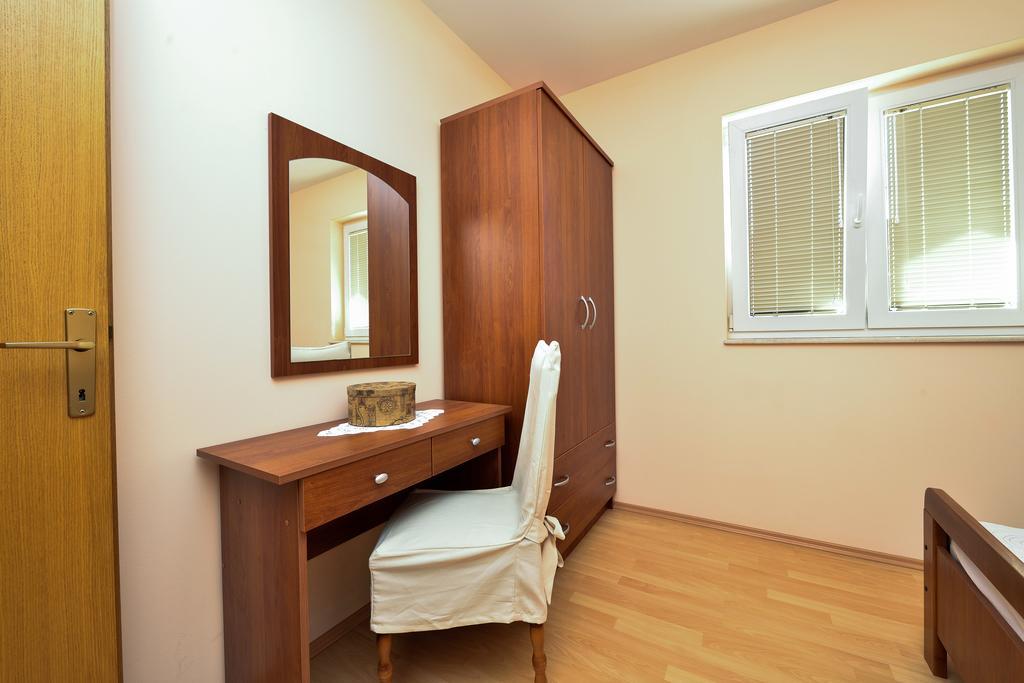 Apartments Mate Туран Екстериор снимка