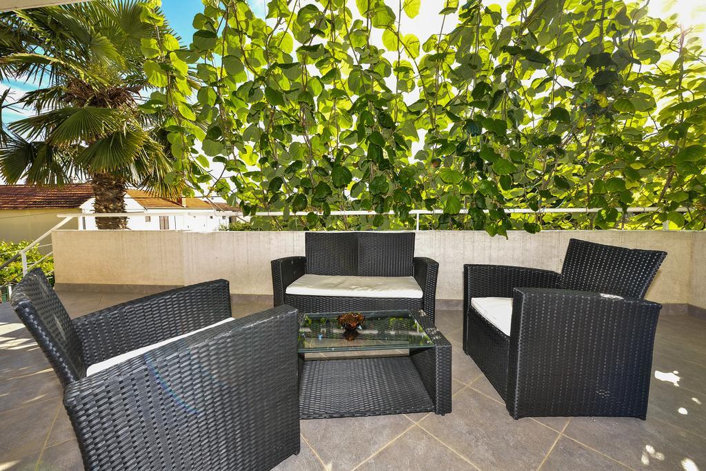 Apartments Mate Туран Екстериор снимка