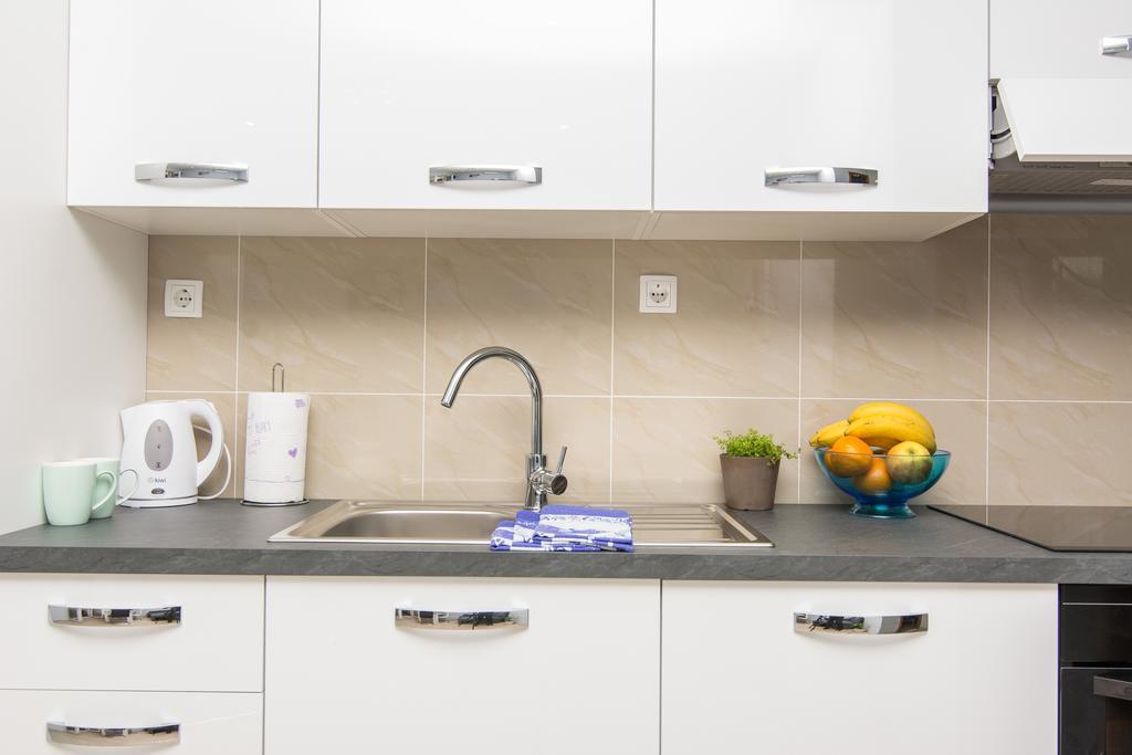Apartments Mate Туран Екстериор снимка