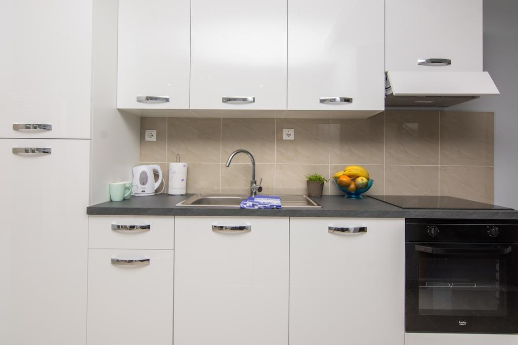 Apartments Mate Туран Екстериор снимка