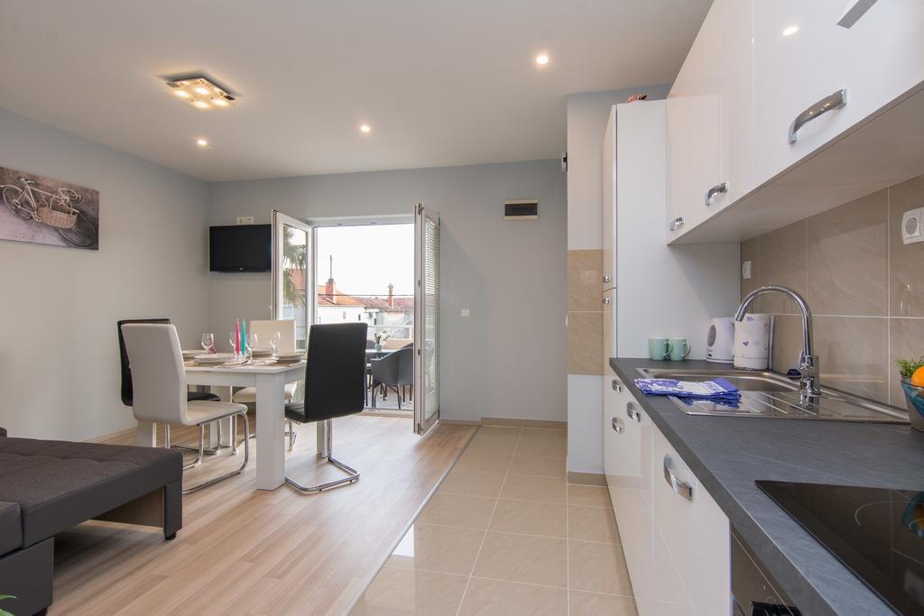 Apartments Mate Туран Екстериор снимка
