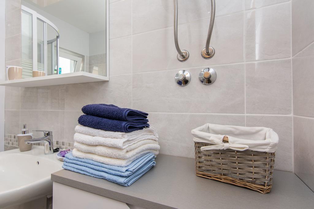 Apartments Mate Туран Екстериор снимка