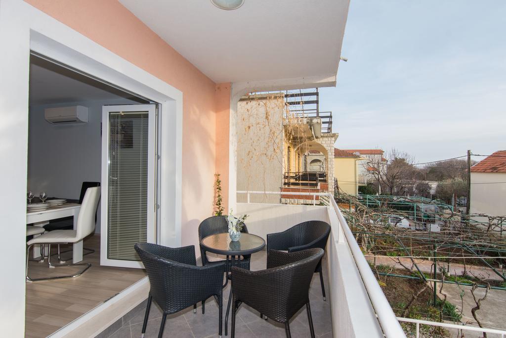 Apartments Mate Туран Екстериор снимка