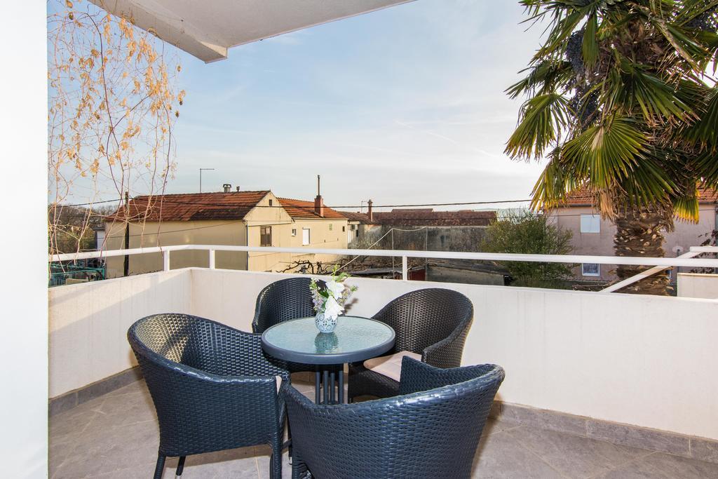 Apartments Mate Туран Екстериор снимка